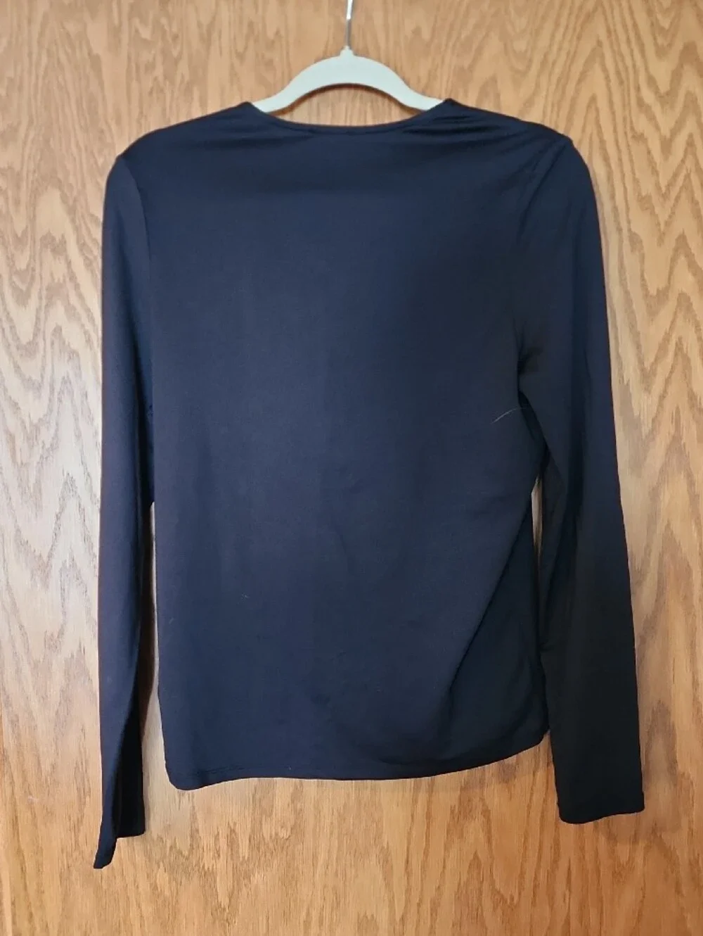 Women's V-Neck Long Sleeve Top - Black Size Large Buckle Back Brand - Picture 3 of 6